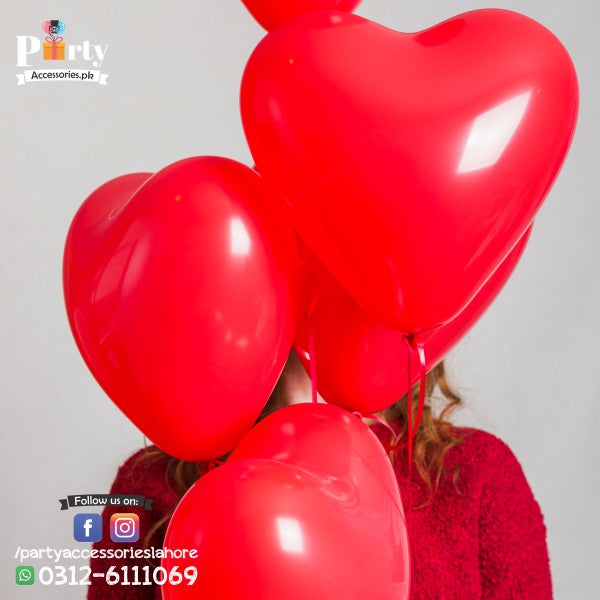 heart shape red balloons 